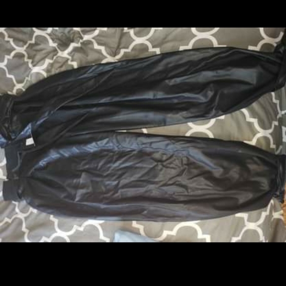 Cardi B vegan faux leather black XL parachute pants - Picture 2 of 2